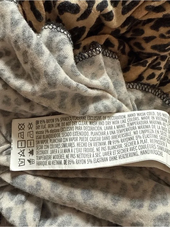 Forever 21 Leopard Print V-Neck Dress with Flowy Lettuce Hem Skirt | Sz: Small - Picture 9 of 10